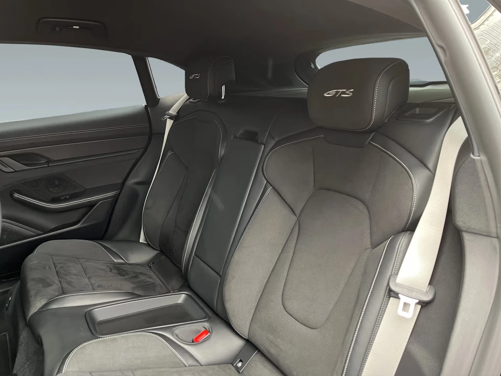 Porsche Taycan GTS Sport Turismo | Approved 04.2028 | PDCC | BOSE | Mobile.bg � ����������� 12