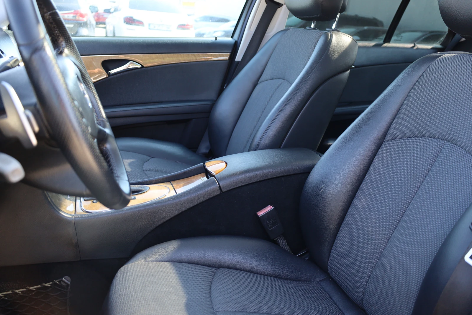 Mercedes-Benz E 300 BLUETEC, снимка 7 - Автомобили и джипове - 55884992