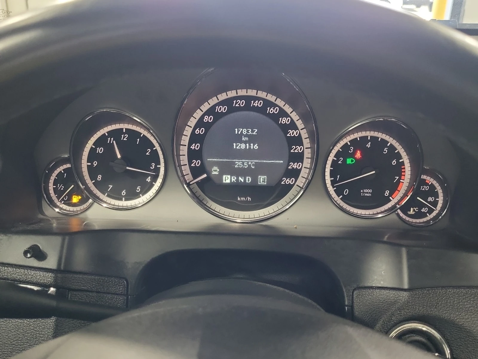 Mercedes-Benz E 350 4MATIC* HARMAN/KARDON* ПОДГРЕВ* KEYLESS* , снимка 9 - Автомобили и джипове - 56121213