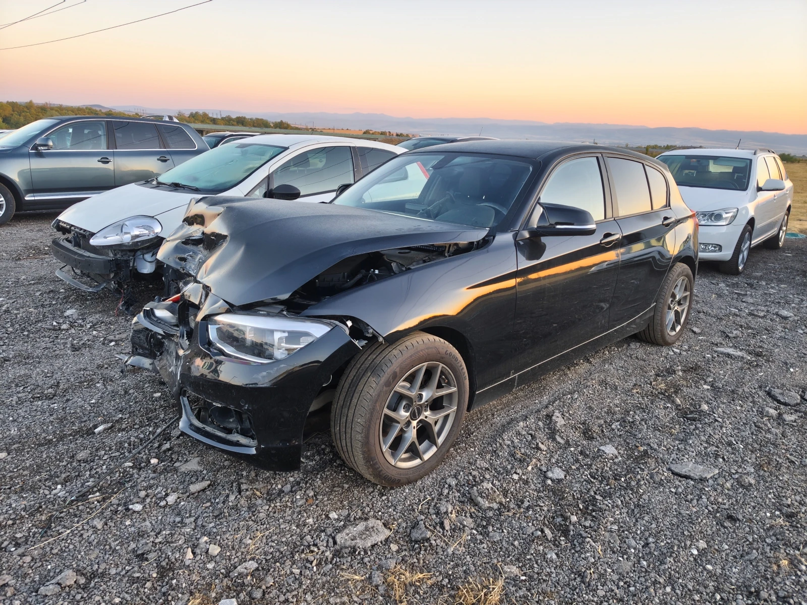 BMW 118 118d xDrive на части, снимка 4 - Автомобили и джипове - 56135385