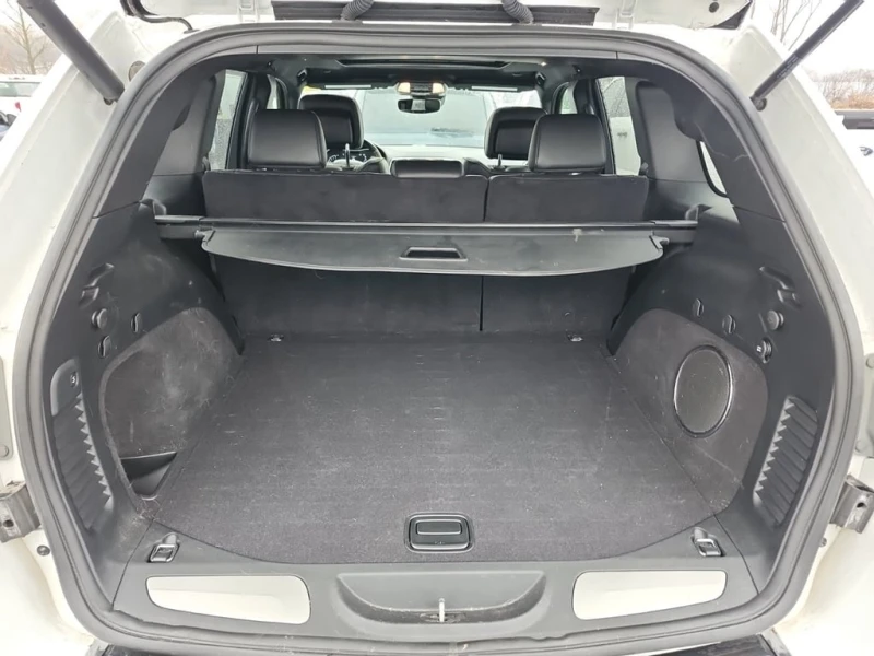 Jeep Grand cherokee * Overland * CARFAX * ЦЕНА ДО БЪЛГАРИЯ, снимка 14 - Автомобили и джипове - 53056598
