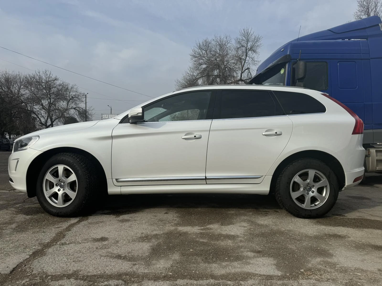 Volvo XC60 2.4 TDI Summum  - изображение 4