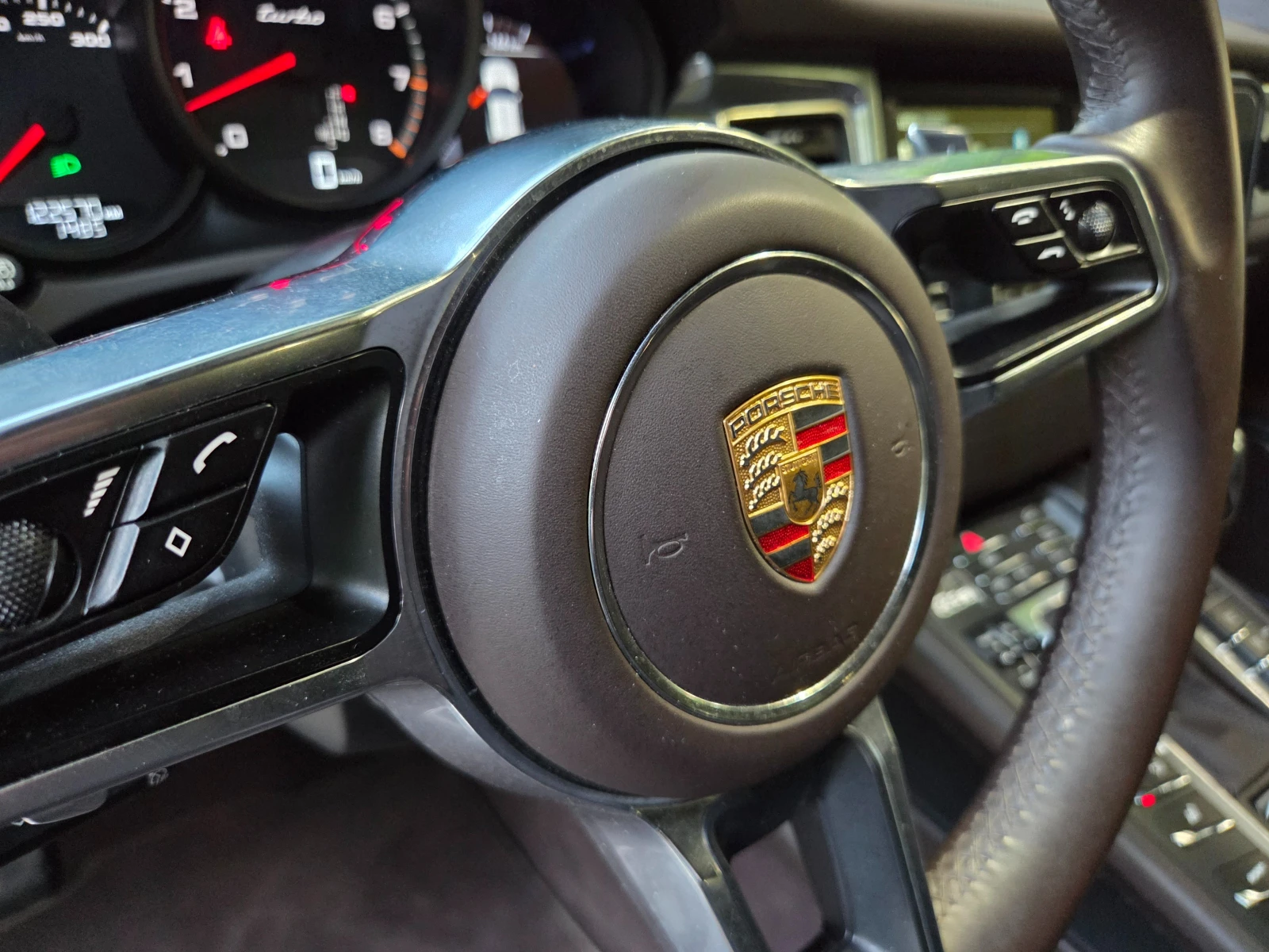 Porsche Macan Turbo - изображение 2