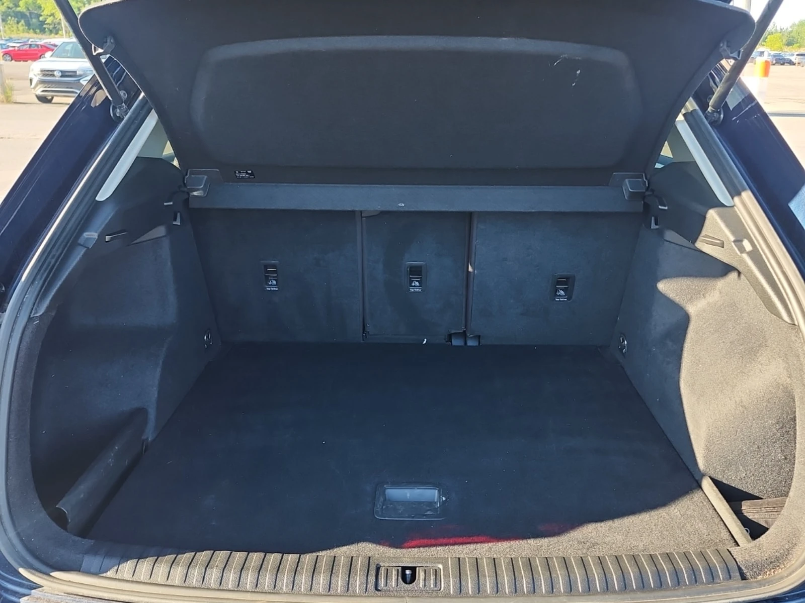 Audi Q3 * АВТОКРЕДИТ * ГЛАВНО ПРЕДСТАВИТЕЛСТВО * , снимка 12 - Автомобили и джипове - 55844419