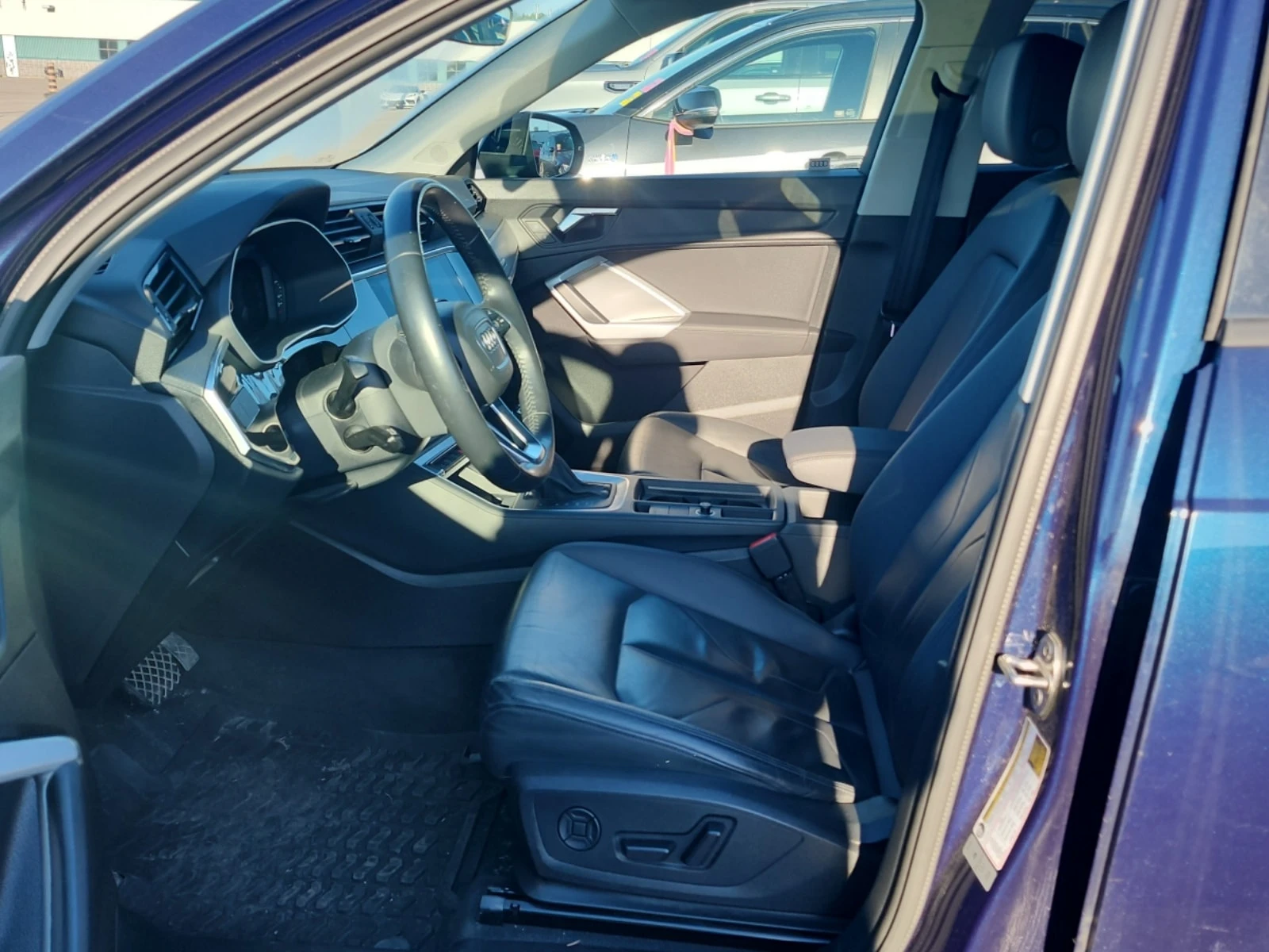 Audi Q3 * АВТОКРЕДИТ * ГЛАВНО ПРЕДСТАВИТЕЛСТВО * , снимка 7 - Автомобили и джипове - 55844419