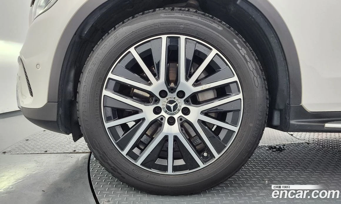 Mercedes-Benz GLC GLC300 4MATIC, снимка 5 - Автомобили и джипове - 56122806