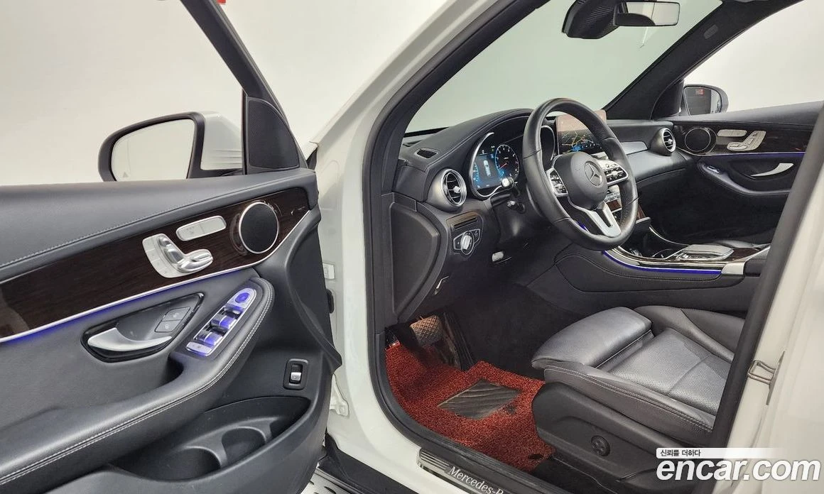 Mercedes-Benz GLC GLC300 4MATIC, снимка 13 - Автомобили и джипове - 56122806