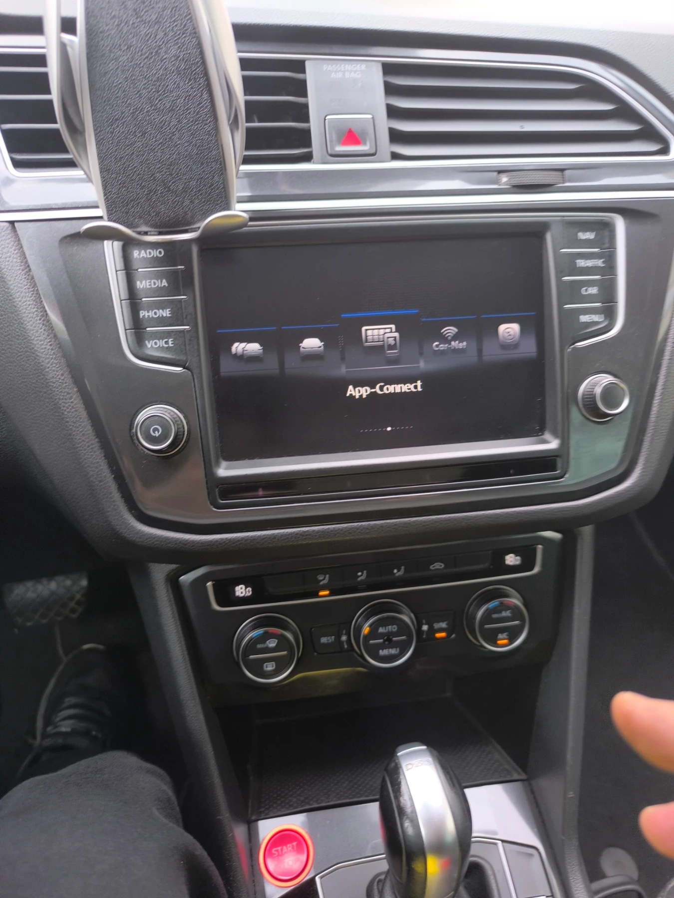 VW Tiguan, снимка 5 - Автомобили и джипове - 56657916