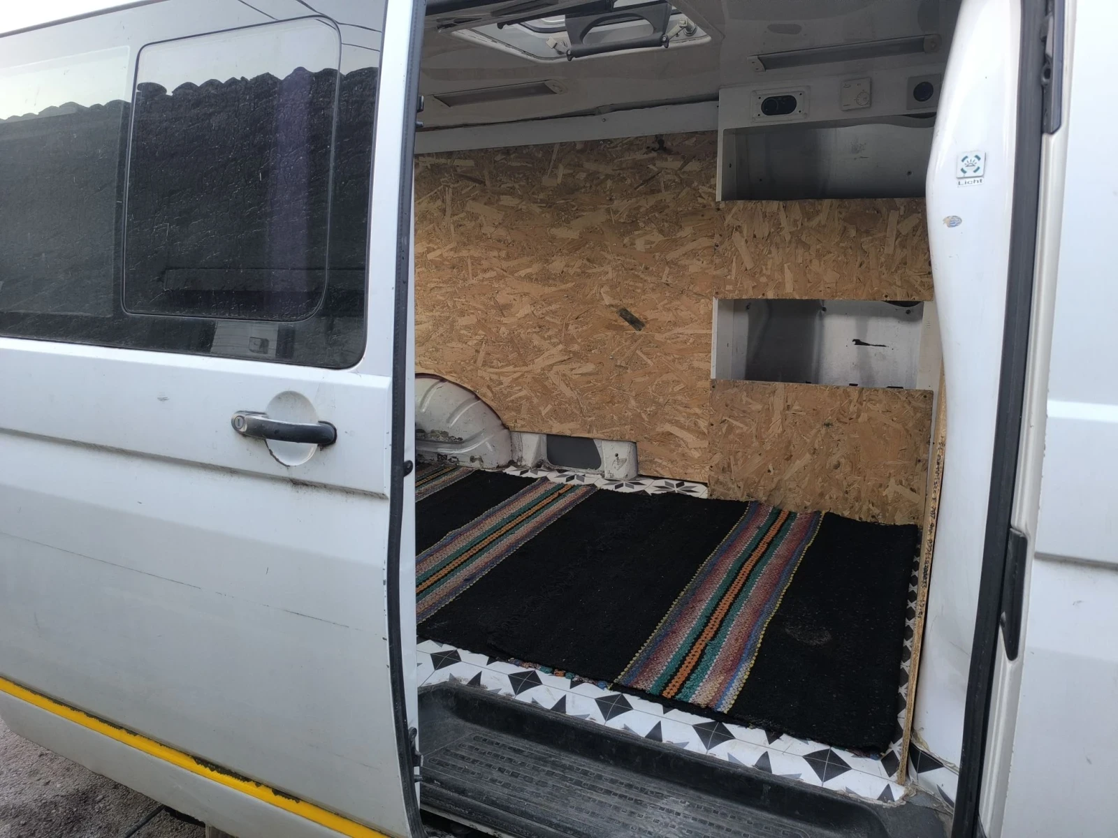 VW Transporter T5, снимка 6 - Бусове и автобуси - 55780123