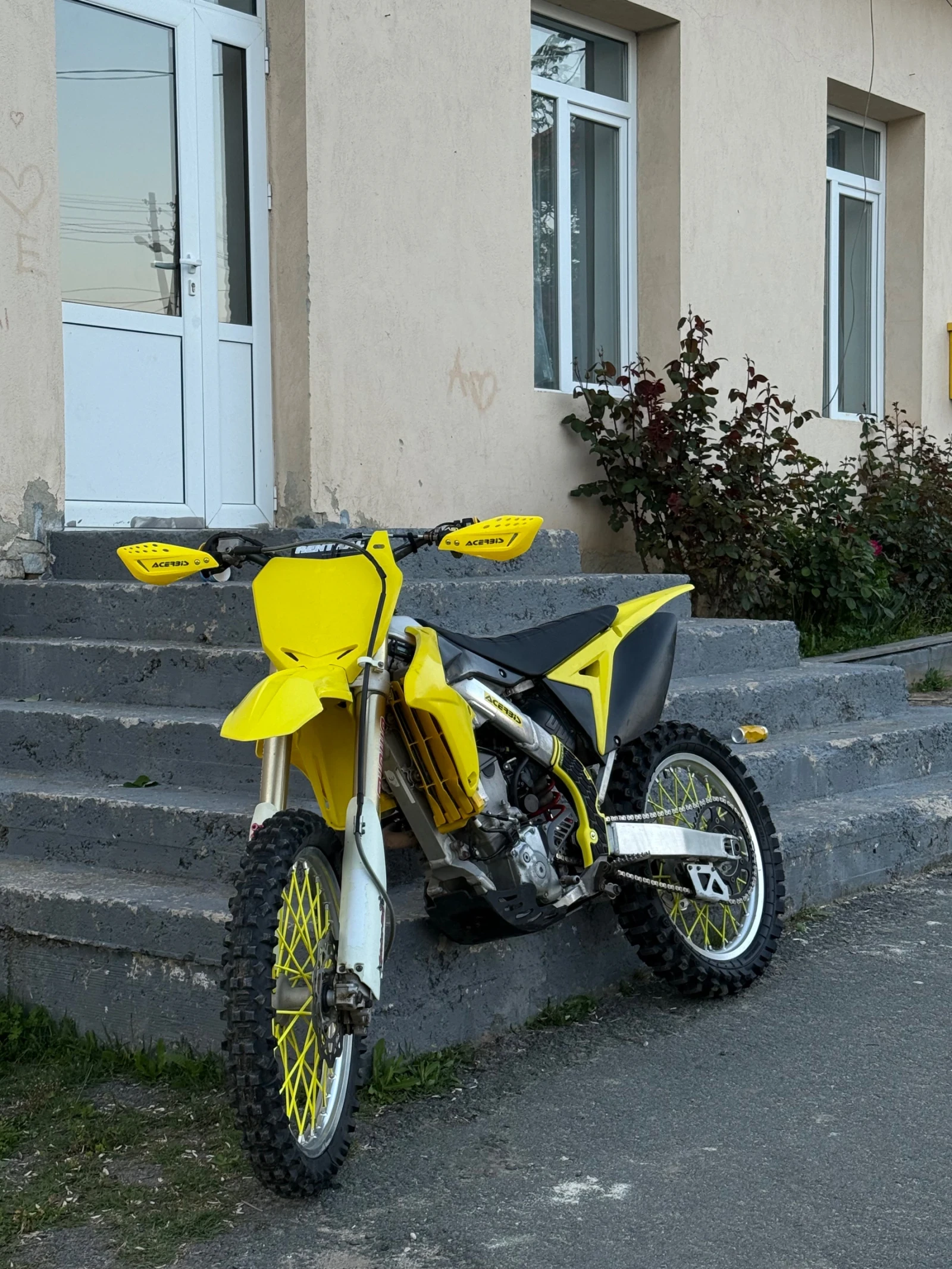 Suzuki Rmz