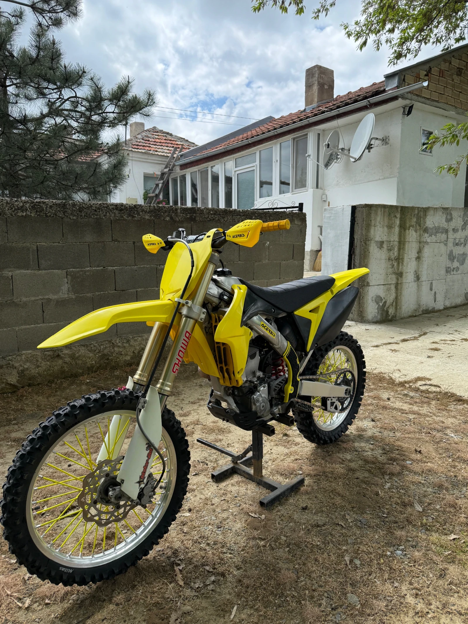 Suzuki Rmz