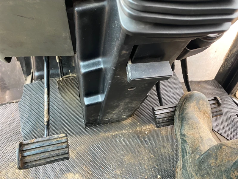 Трактор CASE IH 5150(132кс) с челен товарач КЛИМАТИК/ БАРТЕР, снимка 10 - Селскостопанска техника - 52671694