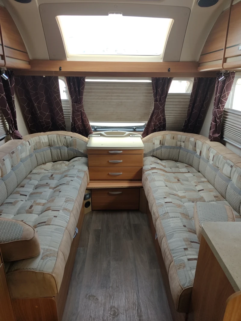 Каравана Swift Corniche 17/4, снимка 6 - Каравани и кемпери - 53081952