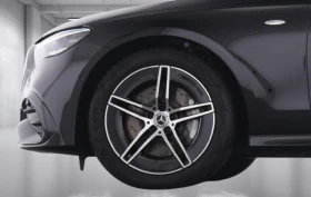 Обява за продажба на Mercedes-Benz E 300 e 4Matic = AMG Line = Advanced Plus Гаранция ~ 151 308 лв. - изображение 4