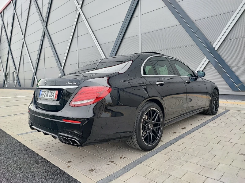 Mercedes-Benz E 350 4MATIC/AMG/FACELIFT/40000KM/BURMESTER/NAVI/PANO, снимка 4 - Автомобили и джипове - 46840789