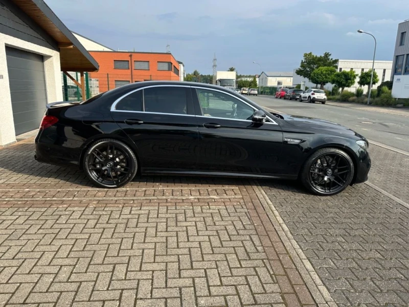 Mercedes-Benz E 350 4MATIC/63AMG OPTIC/FULL/ОЧАКВАН ВНОС, снимка 7 - Автомобили и джипове - 46840789