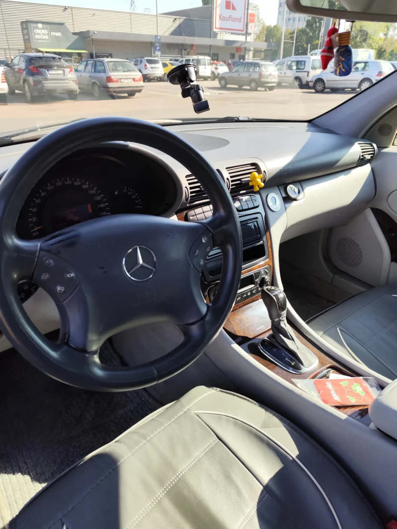 Mercedes-Benz C 220 Седан, снимка 1 - Автомобили и джипове - 47522788