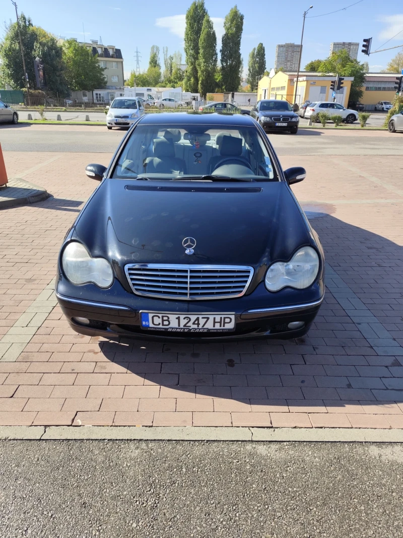 Mercedes-Benz C 220 Седан, снимка 12 - Автомобили и джипове - 47522788