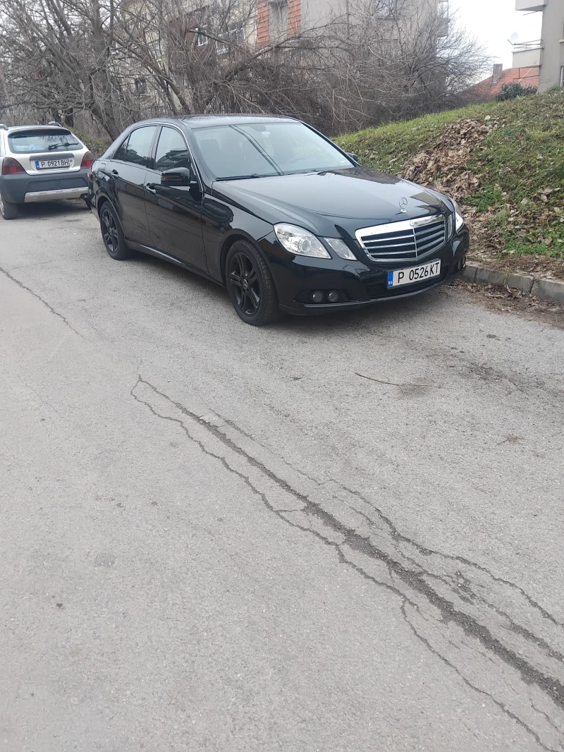 Mercedes-Benz E 220, снимка 1 - Автомобили и джипове - 48649420