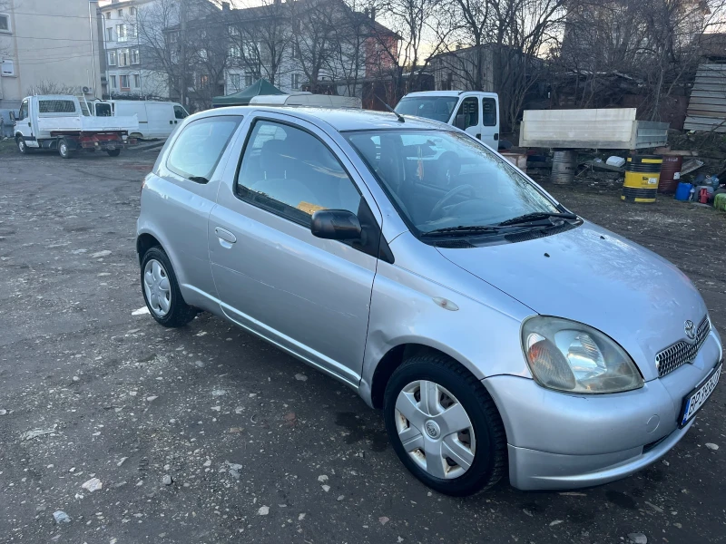 Toyota Yaris 1.0, снимка 1 - Автомобили и джипове - 48859349