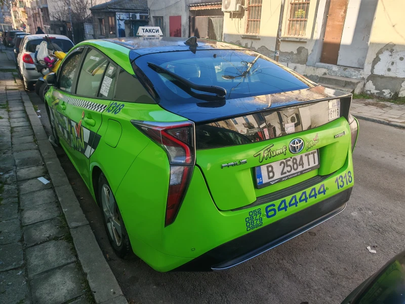 Toyota Prius, снимка 4 - Автомобили и джипове - 49410065