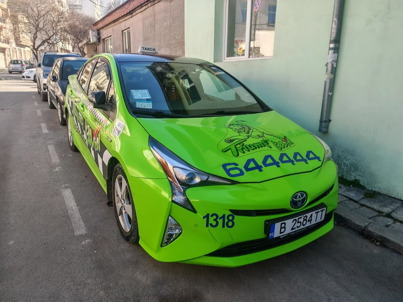 Toyota Prius, снимка 2 - Автомобили и джипове - 49410065