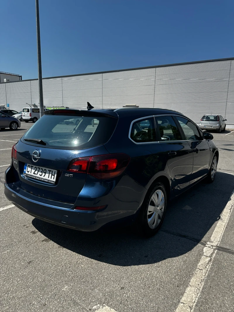 Opel Astra Sports Tourer , снимка 5 - Автомобили и джипове - 51441749
