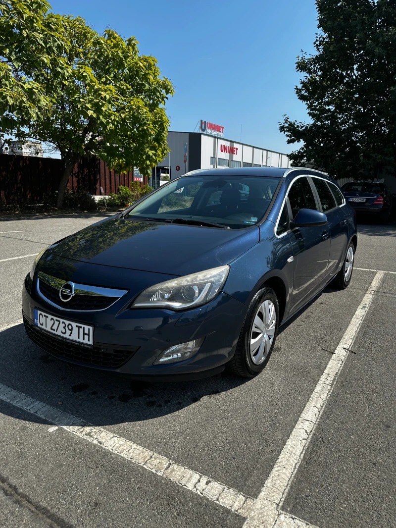 Opel Astra Sports Tourer , снимка 3 - Автомобили и джипове - 51441749