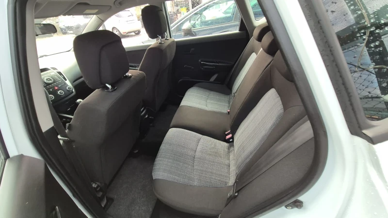 Kia Ceed 1.4, снимка 11 - Автомобили и джипове - 52017235