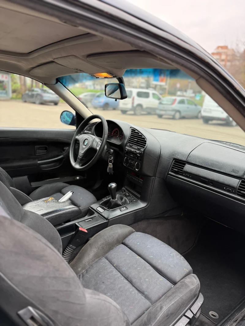 BMW 320, снимка 9 - Автомобили и джипове - 52697750