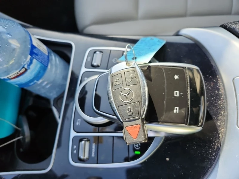 Mercedes-Benz C 300 * CARFAX * ЦЕНА ДО БГ, снимка 10 - Автомобили и джипове - 53285845