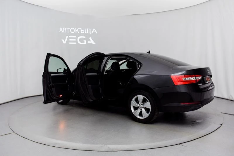 Skoda Superb 2.0 TDI DSG , снимка 3 - Автомобили и джипове - 45782181