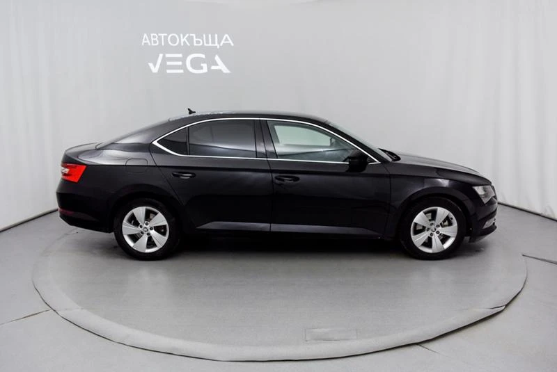 Skoda Superb 2.0 TDI DSG , снимка 4 - Автомобили и джипове - 45782181