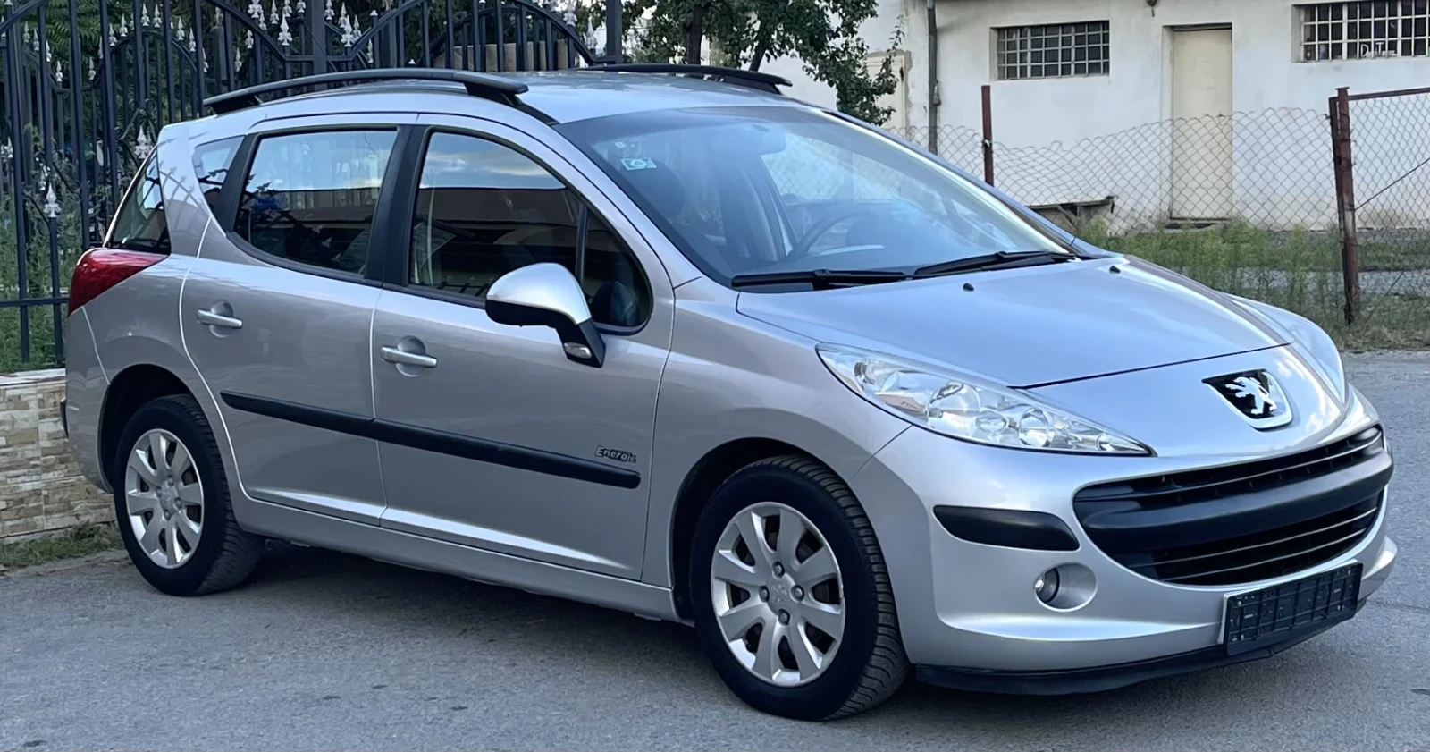 Peugeot 207 SW 1.4i 95 к.с. - изображение 3