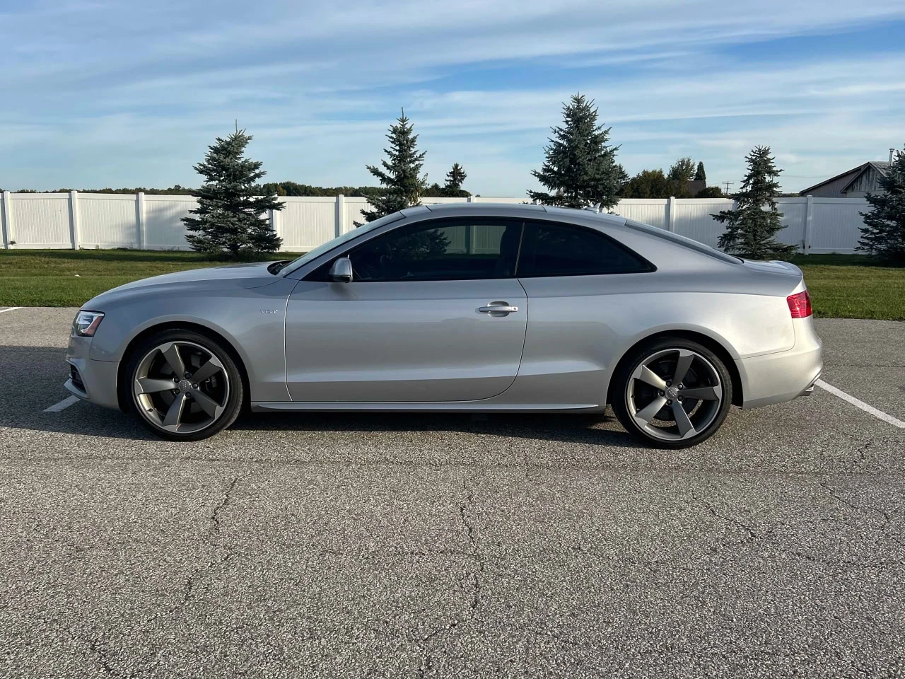 Audi S5 * PROGRESSIV* АВТО КРЕДИТ* ЦЕНА ДО БГ * CARFAX *  - изображение 4
