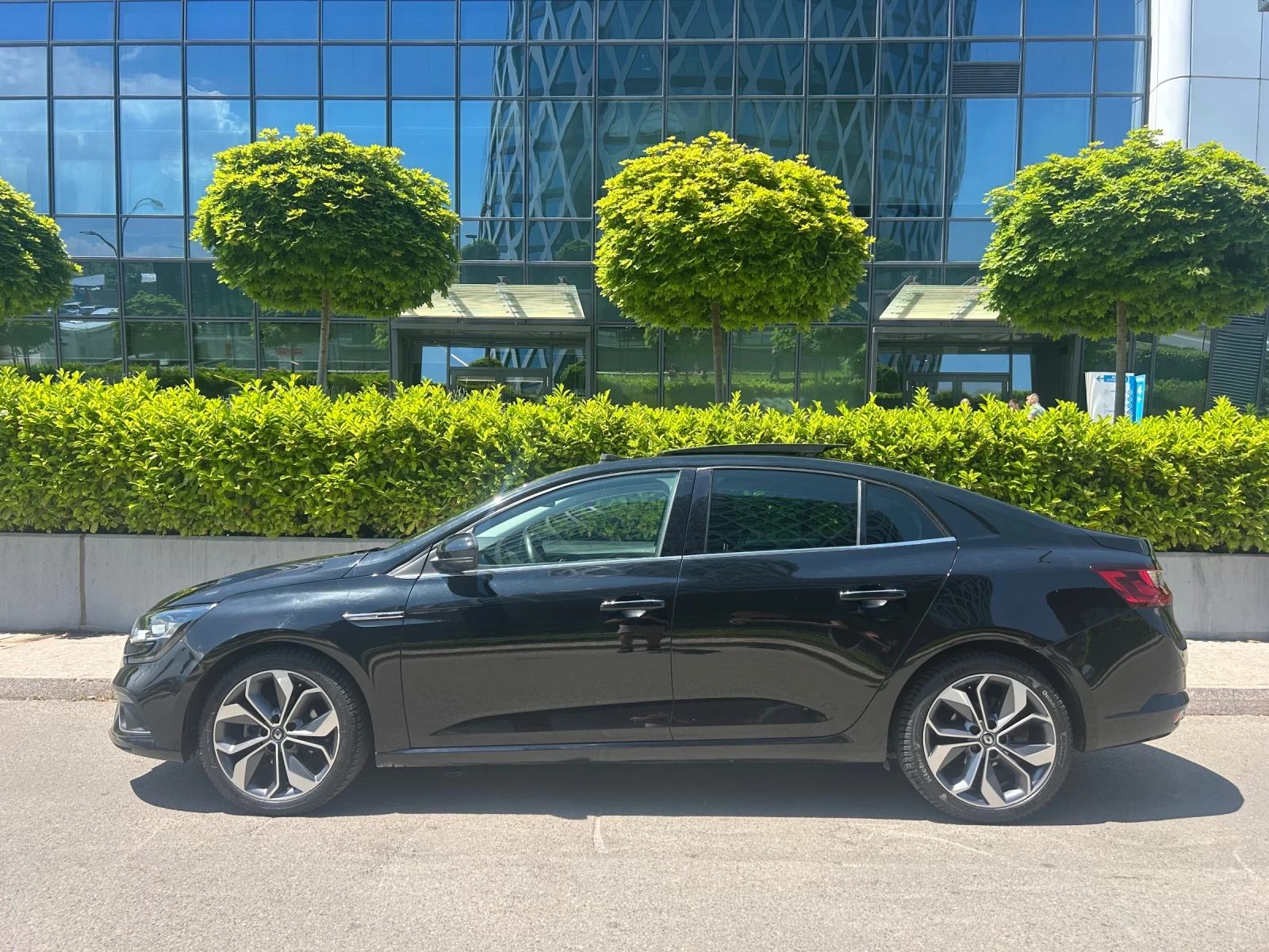 Renault Megane INTENS:НАЙ-ВИСОКО НИВО - изображение 2