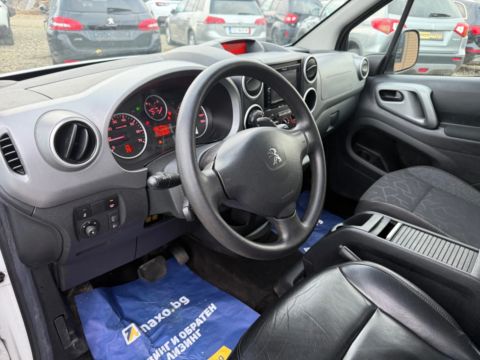 Peugeot Partner Tepee / 1.6 BlueHDI / Auto, снимка 9 - Автомобили и джипове - 53726626