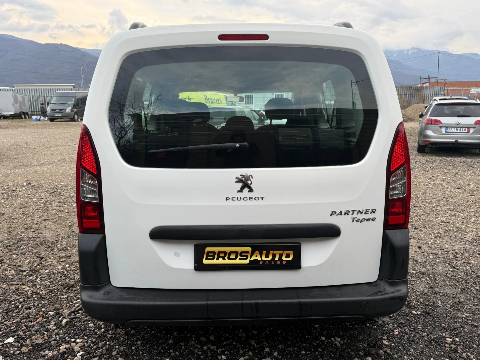 Peugeot Partner Tepee / 1.6 BlueHDI / Auto, снимка 4 - Автомобили и джипове - 53726626