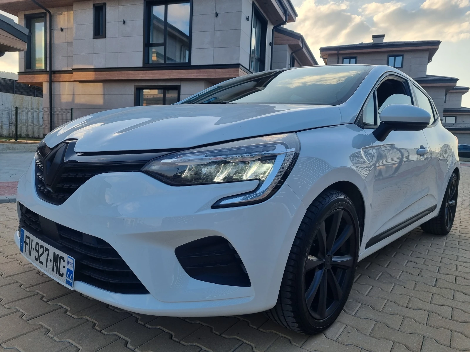 Renault Clio 1.5DCI, снимка 2 - Автомобили и джипове - 53849178