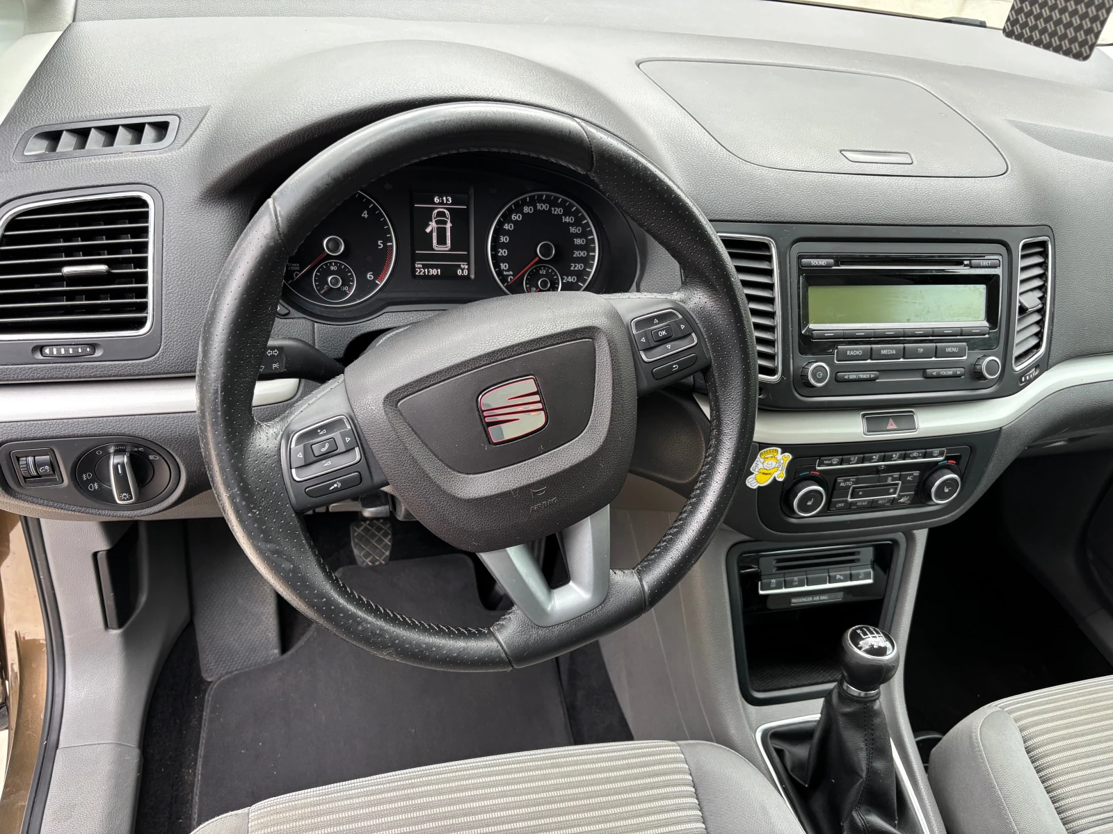 VW Sharan 2, 0tdi.140k., снимка 8 - Автомобили и джипове - 54578425