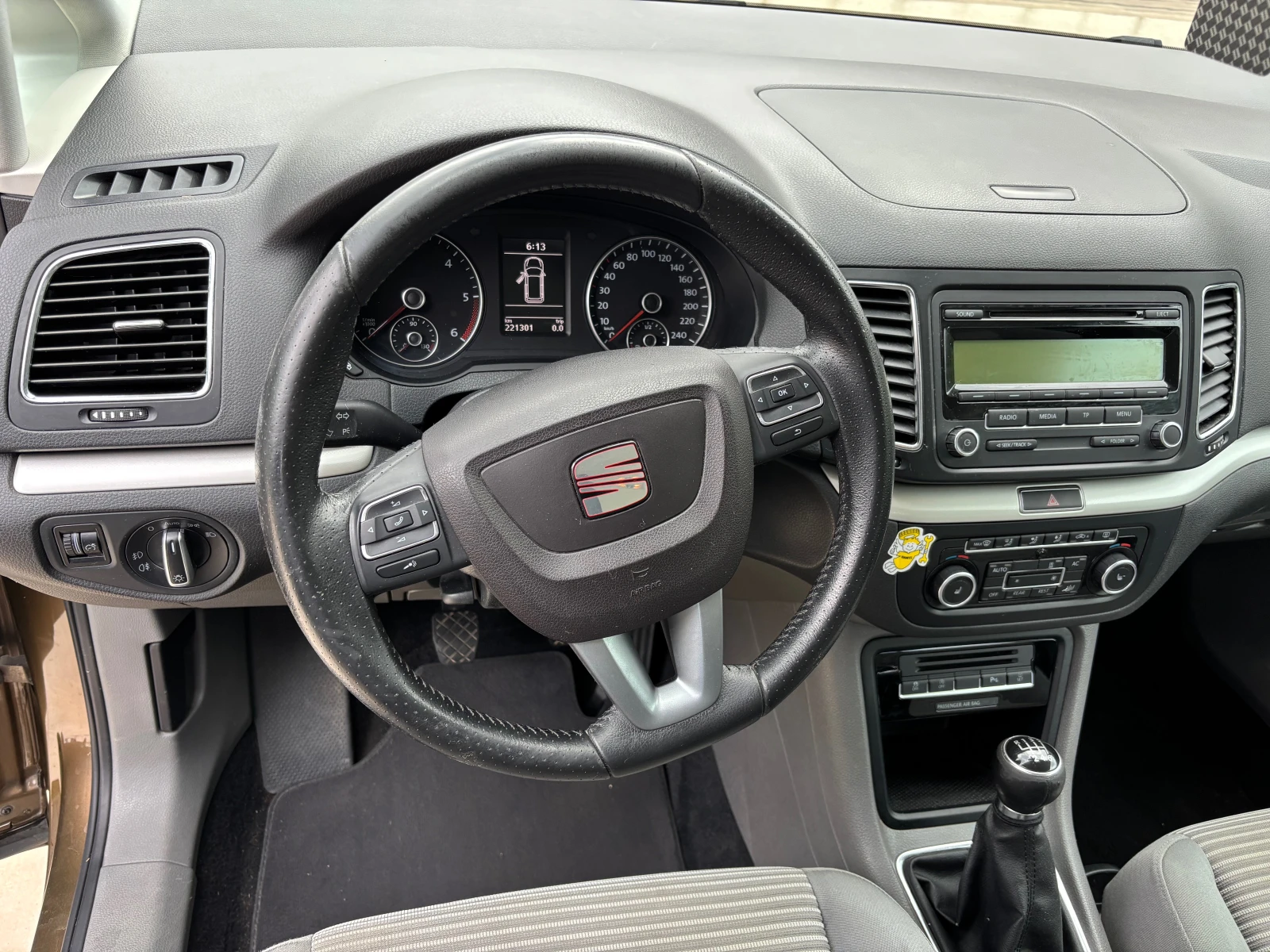 VW Sharan 2, 0tdi.140k., снимка 7 - Автомобили и джипове - 54578425