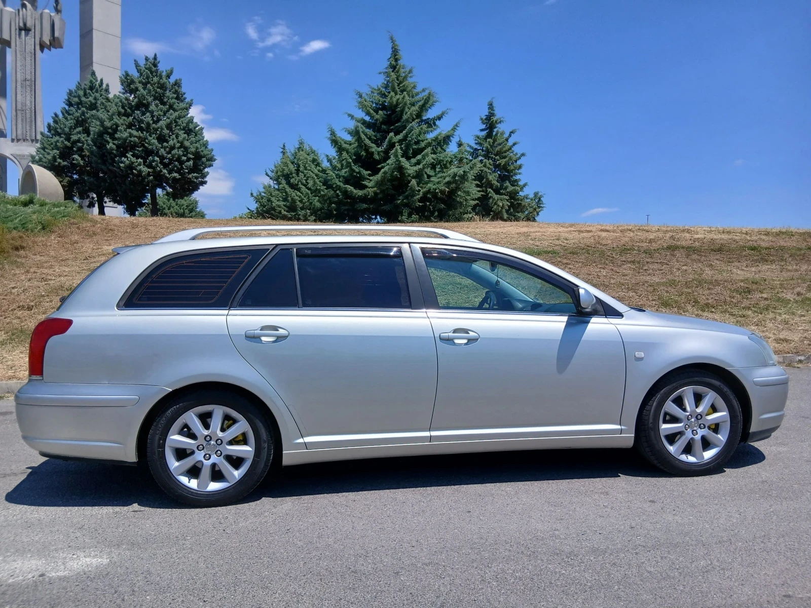 Toyota Avensis 1.8, снимка 9 - Автомобили и джипове - 55001896