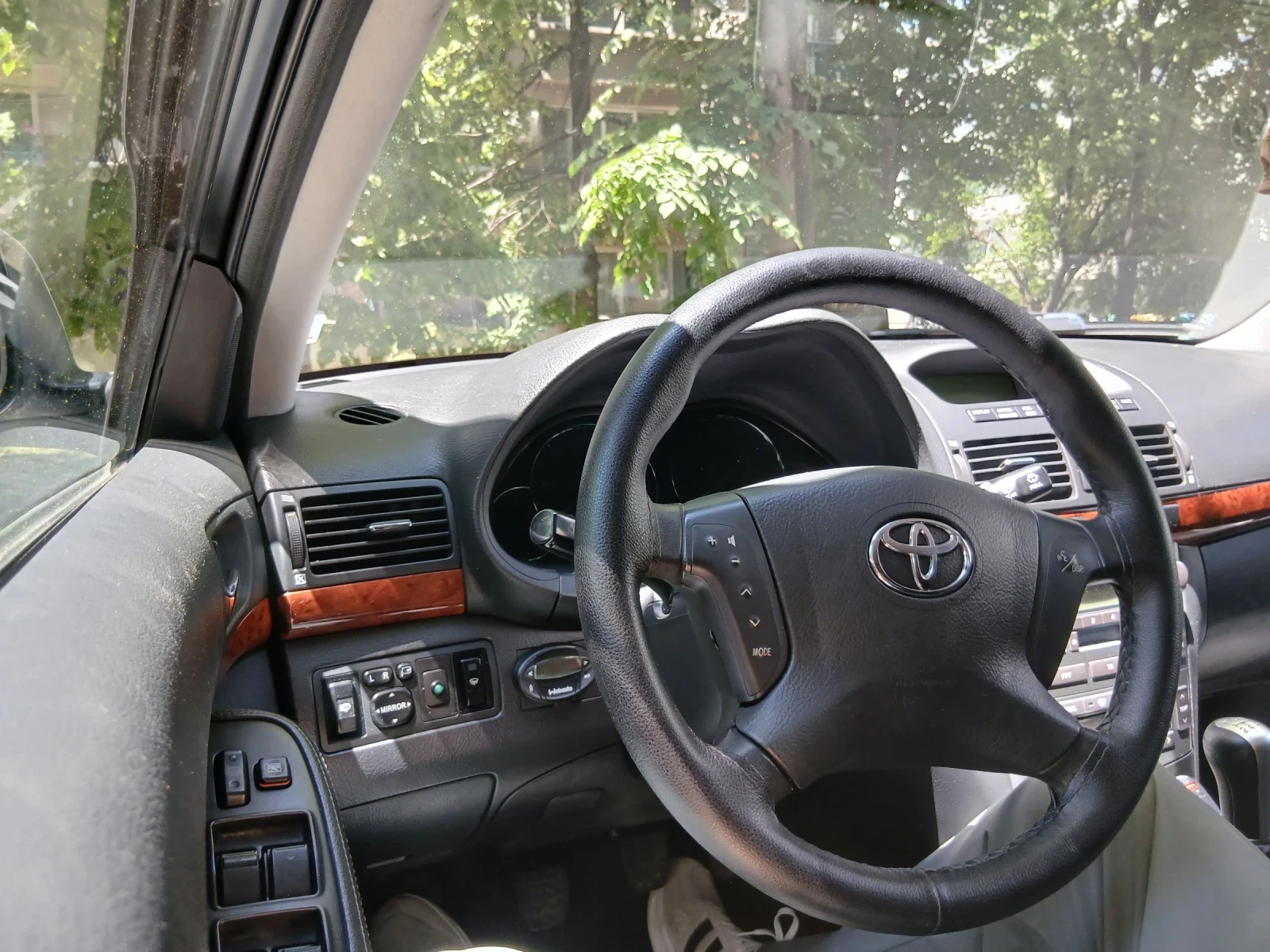 Toyota Avensis 1.8, снимка 14 - Автомобили и джипове - 55001896