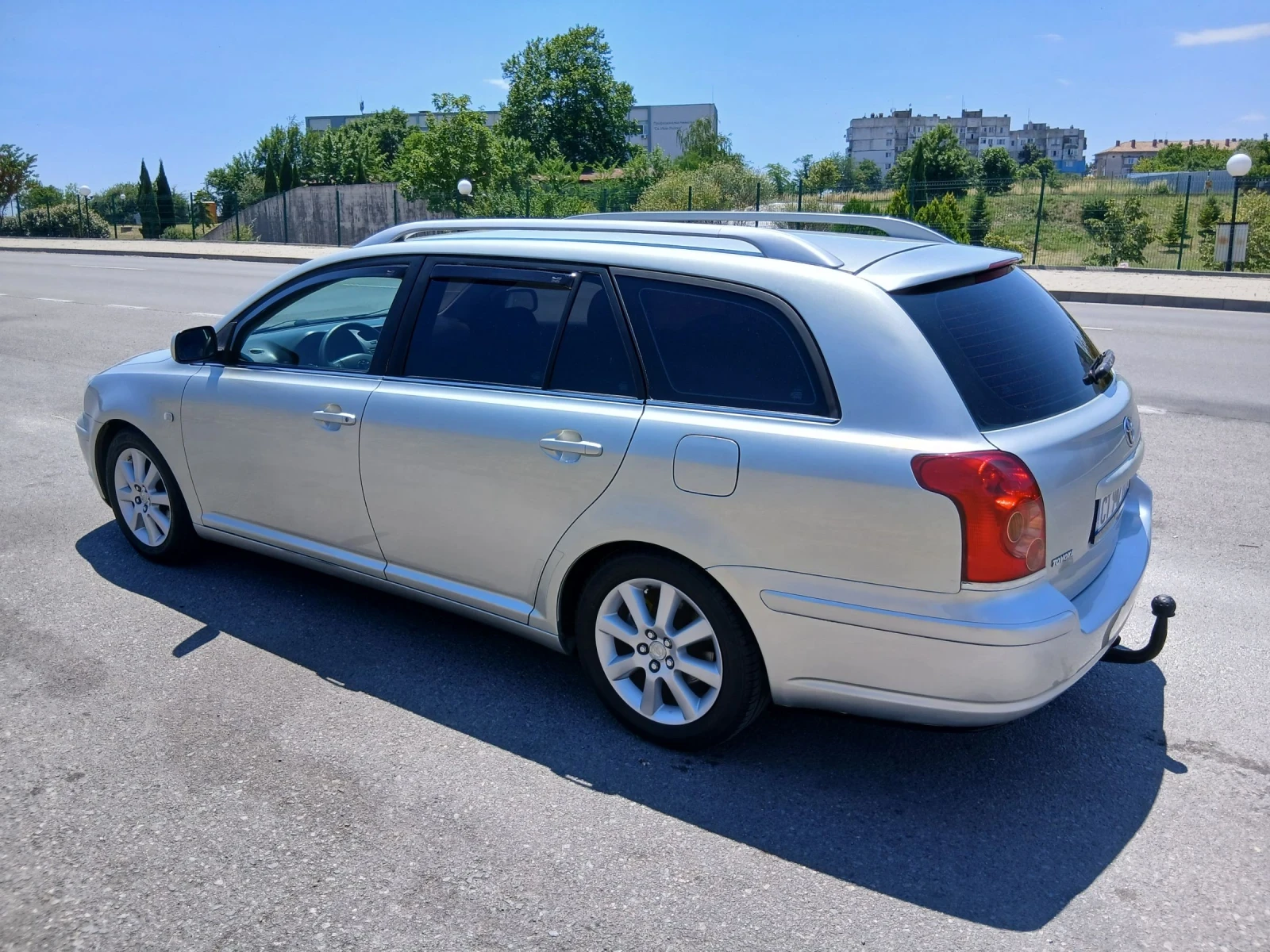 Toyota Avensis 1.8, снимка 5 - Автомобили и джипове - 55001896