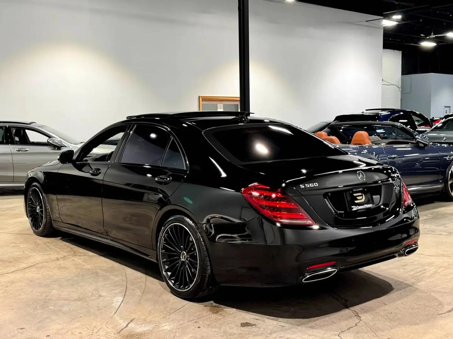 Mercedes-Benz S 560 FACELIFT* AMG PK* HUD* NAPPA* DIS* МАСАЖ* 360* FUL, снимка 4 - Автомобили и джипове - 56117281