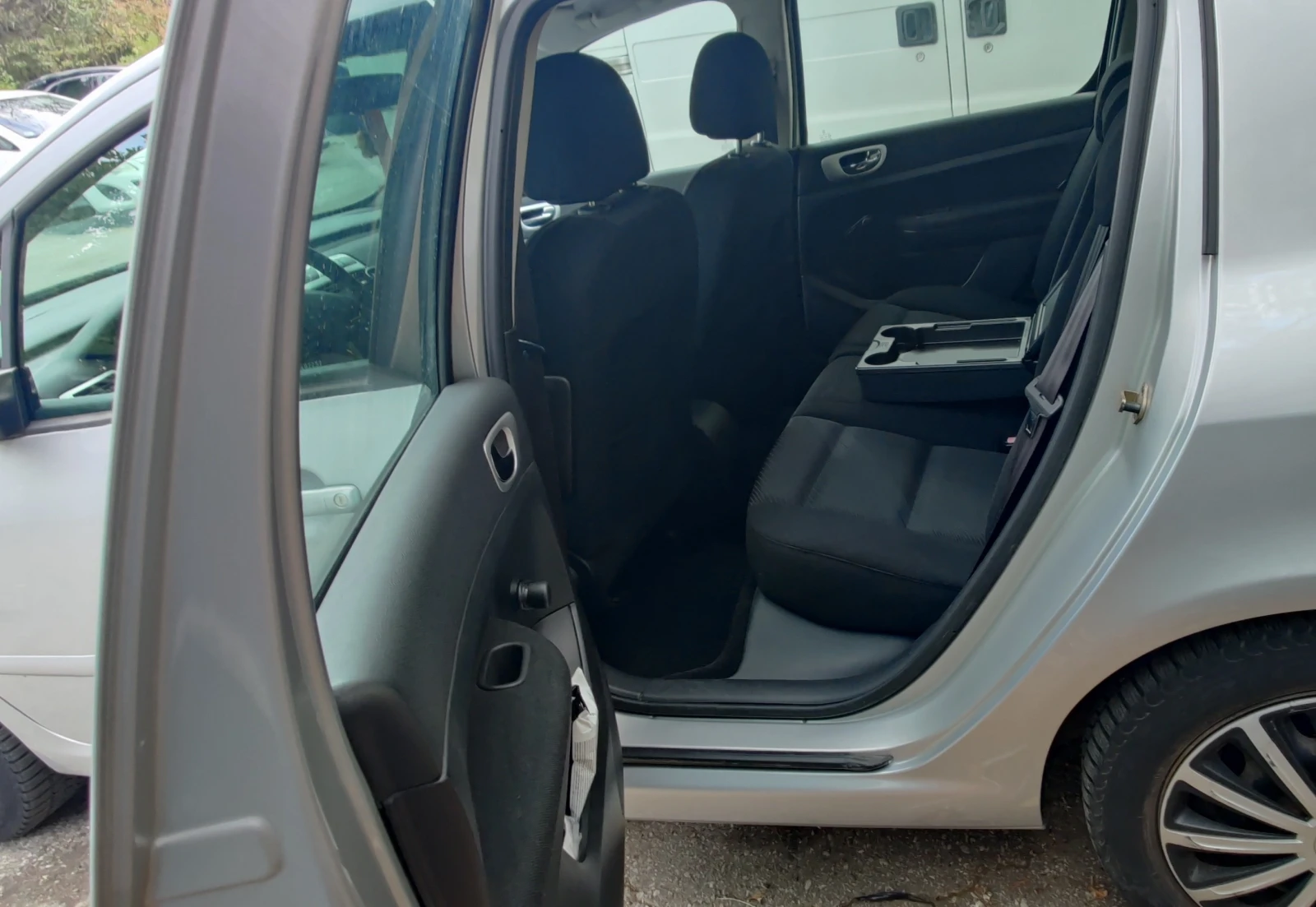 Peugeot 307, снимка 8 - Автомобили и джипове - 56310654