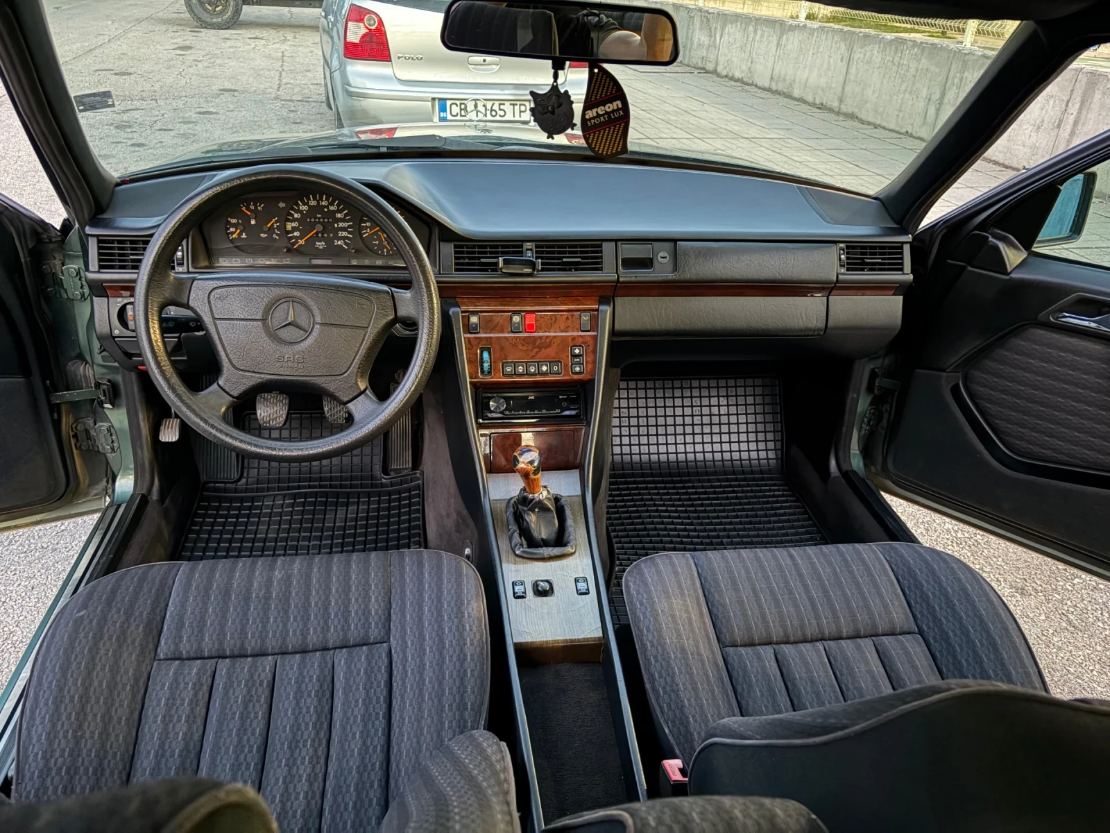 Mercedes-Benz 124 200 E-16, снимка 11 - Автомобили и джипове - 56739158