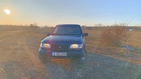 Kia Sportage 2.0 i, снимка 2