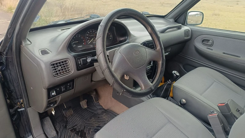 Kia Sportage 2.0 i, снимка 4 - Автомобили и джипове - 49091029