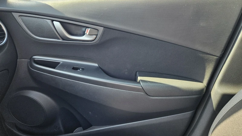 Hyundai Kona, снимка 15 - Автомобили и джипове - 51595677